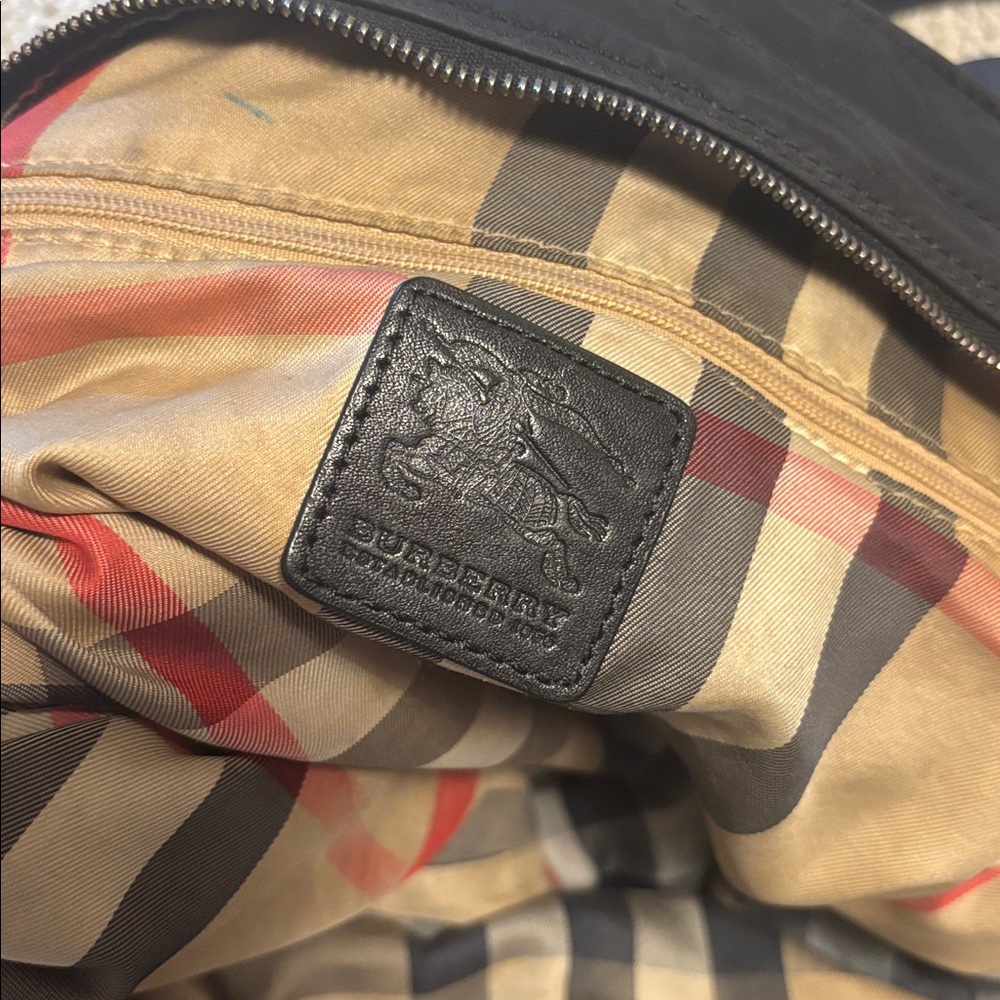 Burberry Nylon Buckleigh Tote in Black - Picture 9 of 12